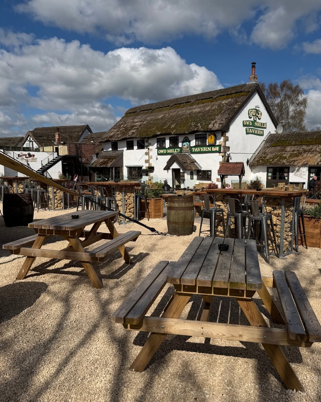 O'wd nells at Thatched Hamlet